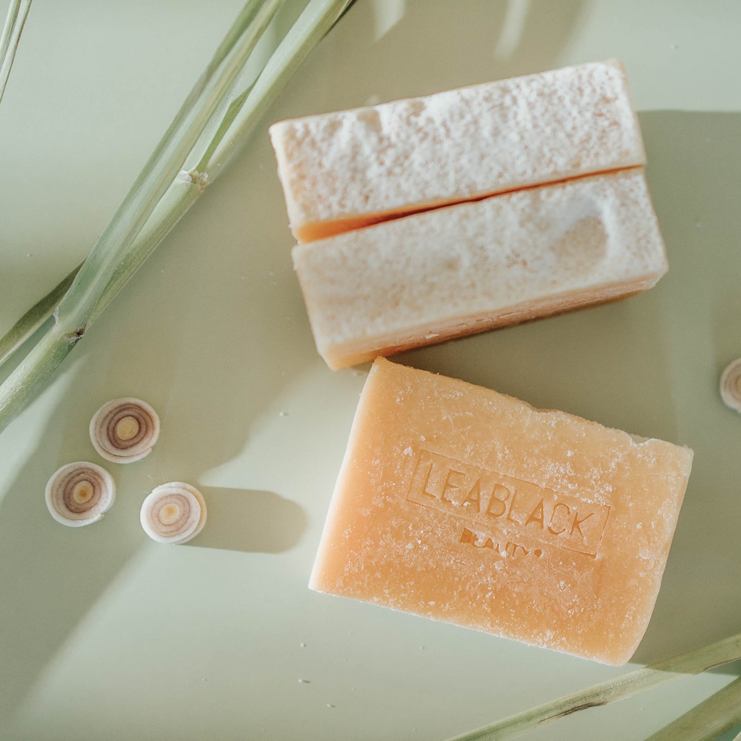 Lea Black Beauty® Natural Youth® Utterly Divine Lemongrass and Mango Butter Goat Milk Beauty Bar