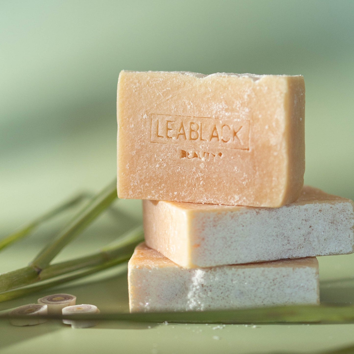 Lea Black Beauty® Natural Youth® Utterly Divine Lemongrass and Mango Butter Goat Milk Beauty Bar